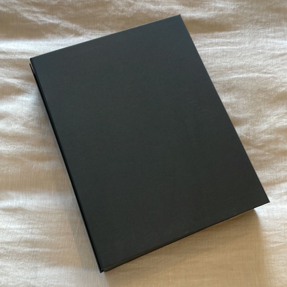 IRO Box w/Magnetic Closure - Picture 8 of 8